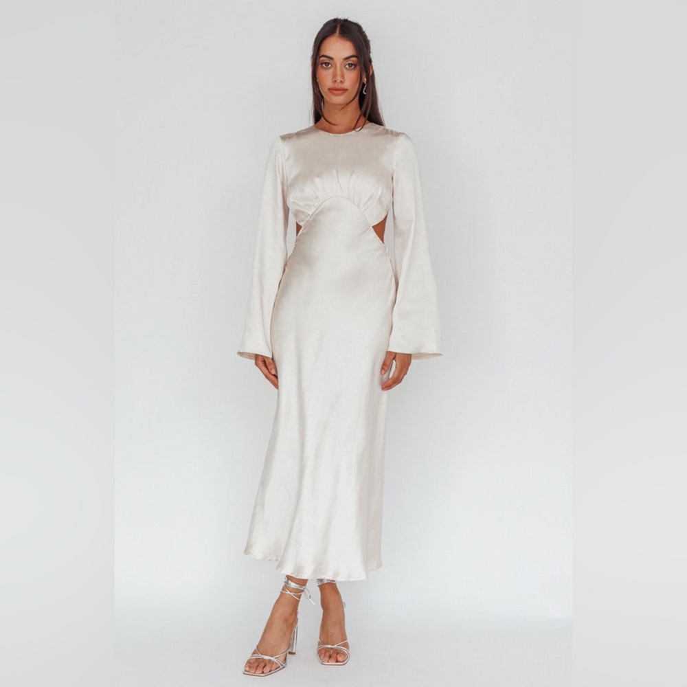 Selfie Leslie Elegant White Backless Dress - Picture 2 of 7
